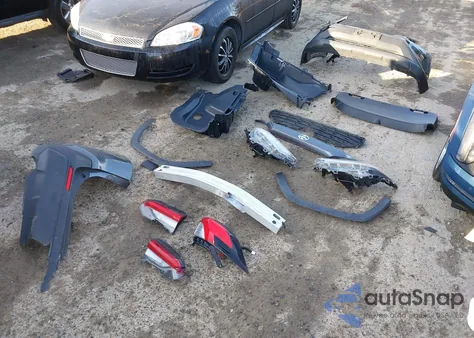 2019 Toyota Rav4 Le z USA, uszkodzony, nr VIN JTMF1RFV1KD022695